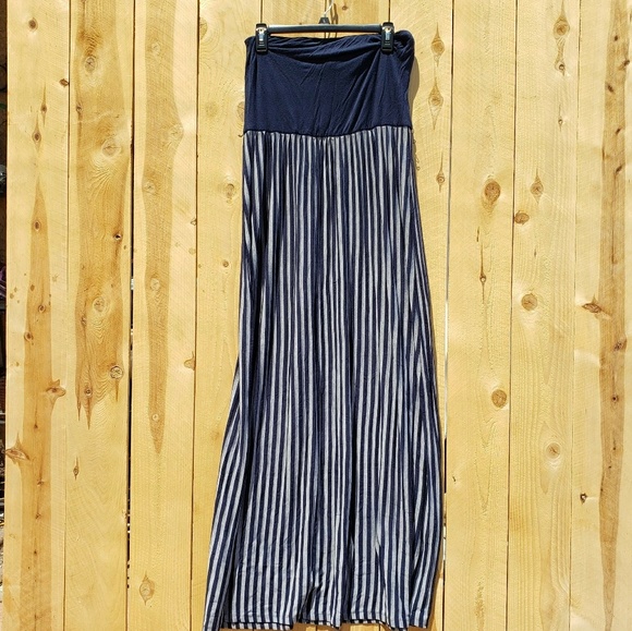Forever 21 Dresses & Skirts - Tube top maxi dress Forever 21 Dresses & Skirts - Tube top maxi dress